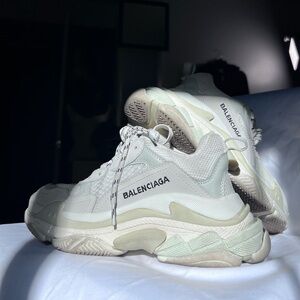 Balenciaga triple S sneakers
sz 37 women